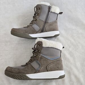 Weatherproof Vintage Chloe Women's Sneaker Boots Size 9M Gray Faux Fur 1412964